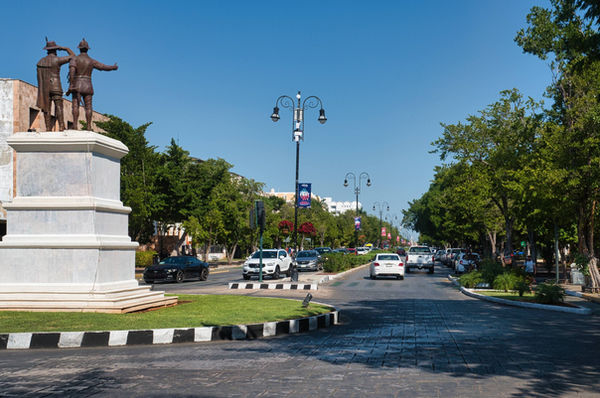 Why visit Paseo de Montejo? Discover why this famous street is a must see in Merida.