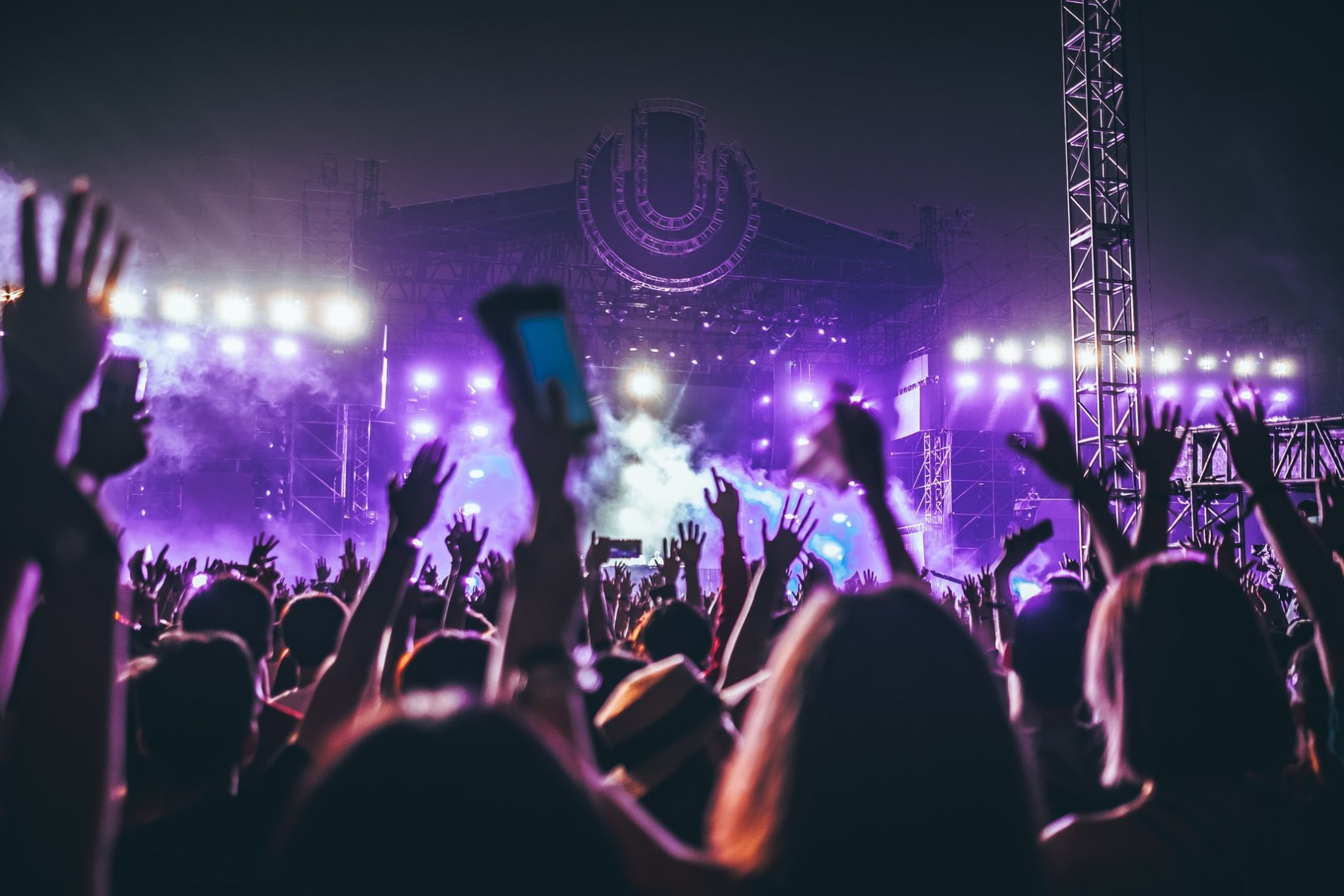 Figuring out how to attend world-famous global street festivals? Save money with these smart budget tricks.