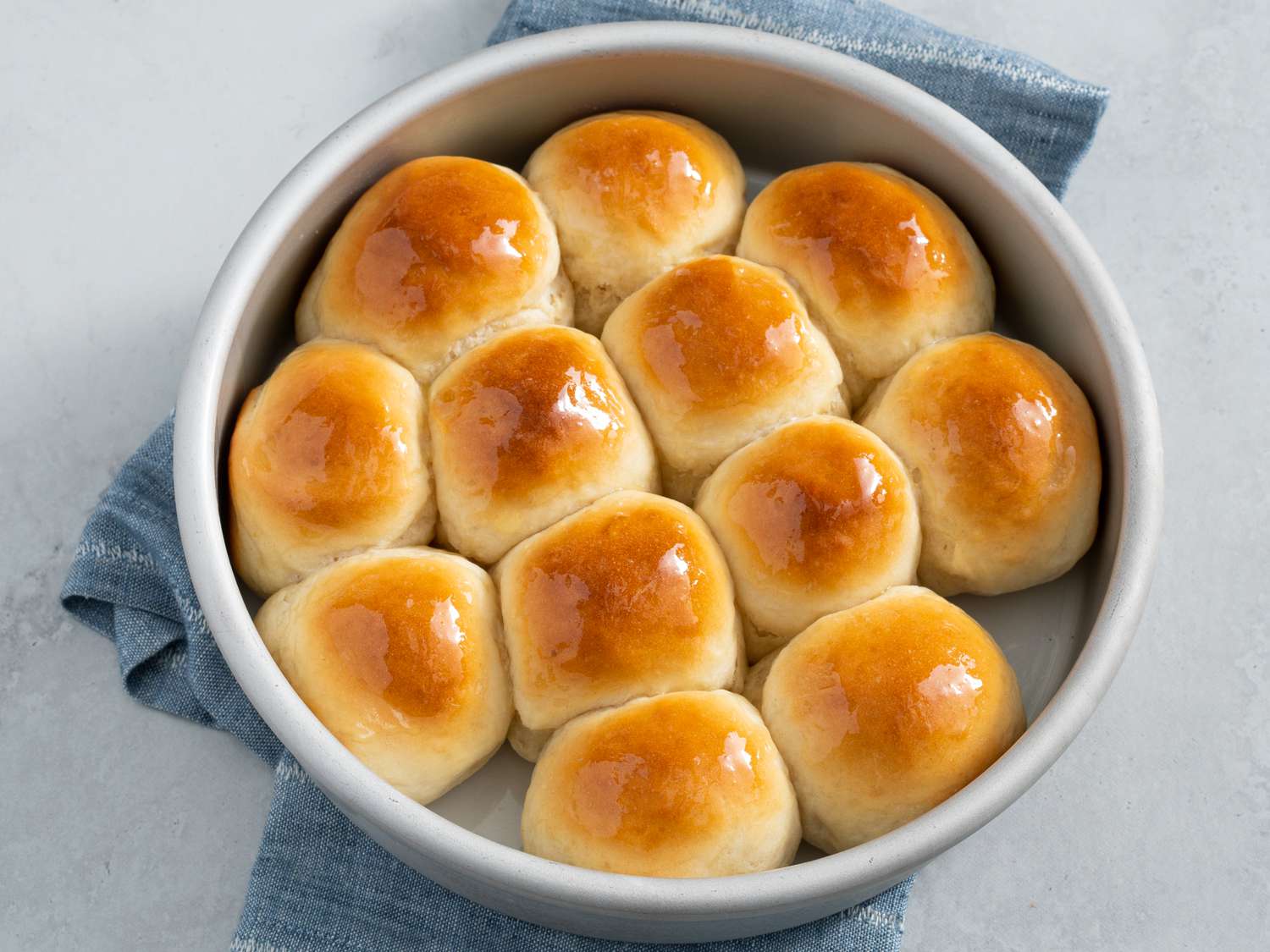 The best recipe for classic dinner rolls from britain (super easy for beginners to bake perfectly).