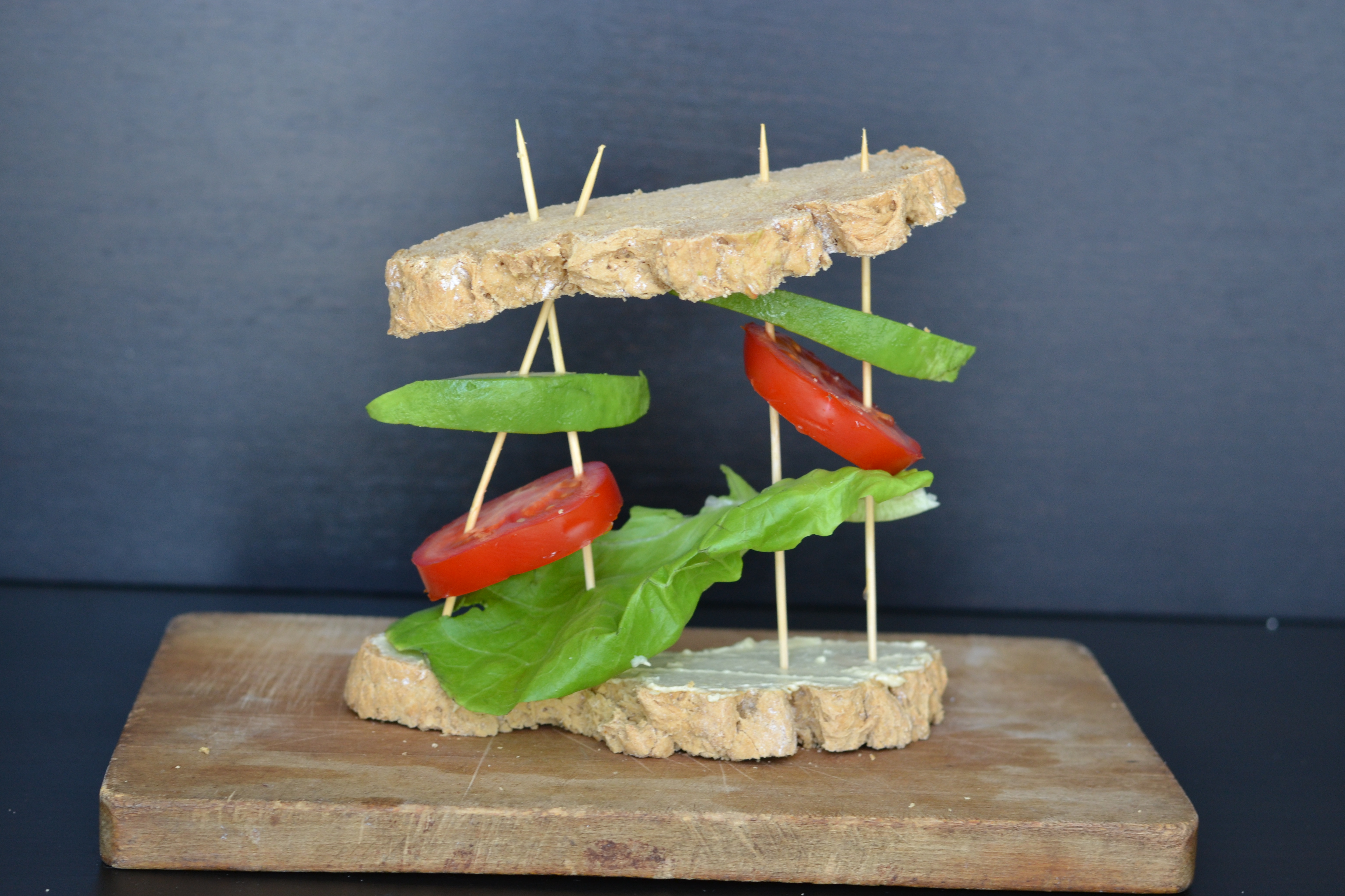 How to do cool levitating food photography? (Easy steps for making your food float in pictures!)