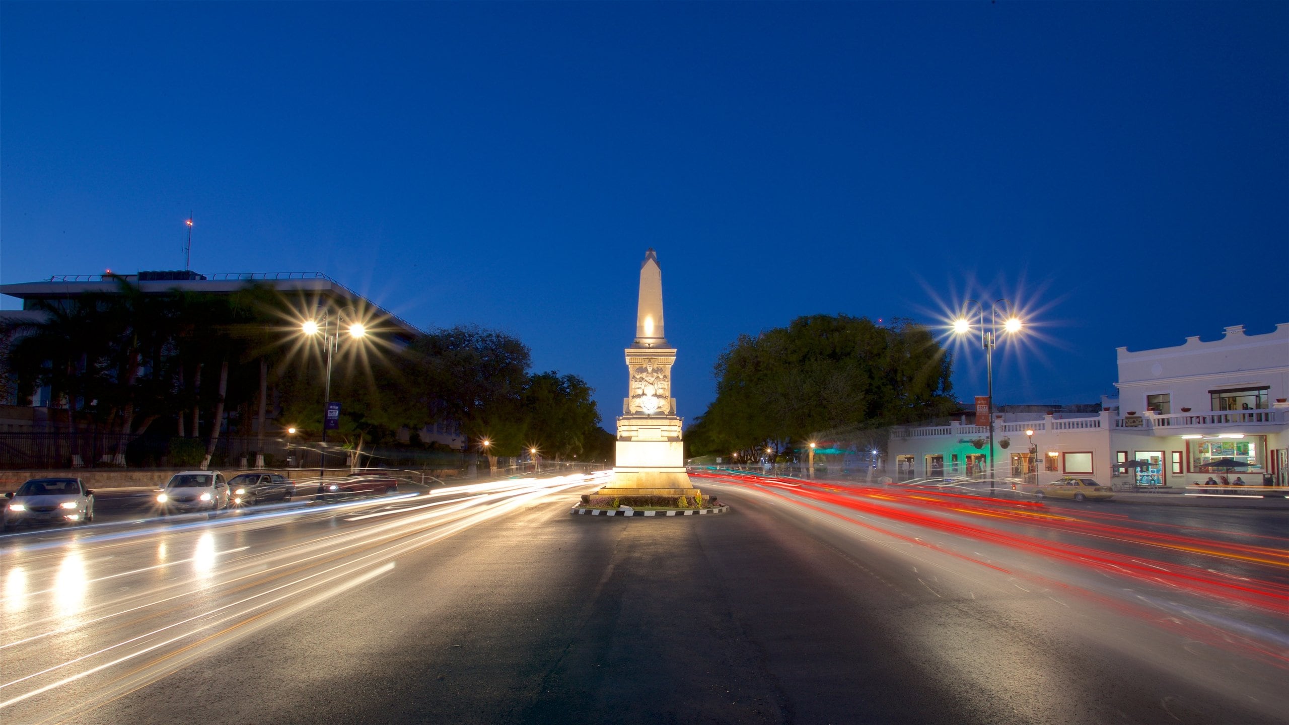 What to see on Paseo de Montejo (Your list of awesome things and cool places on this avenue)