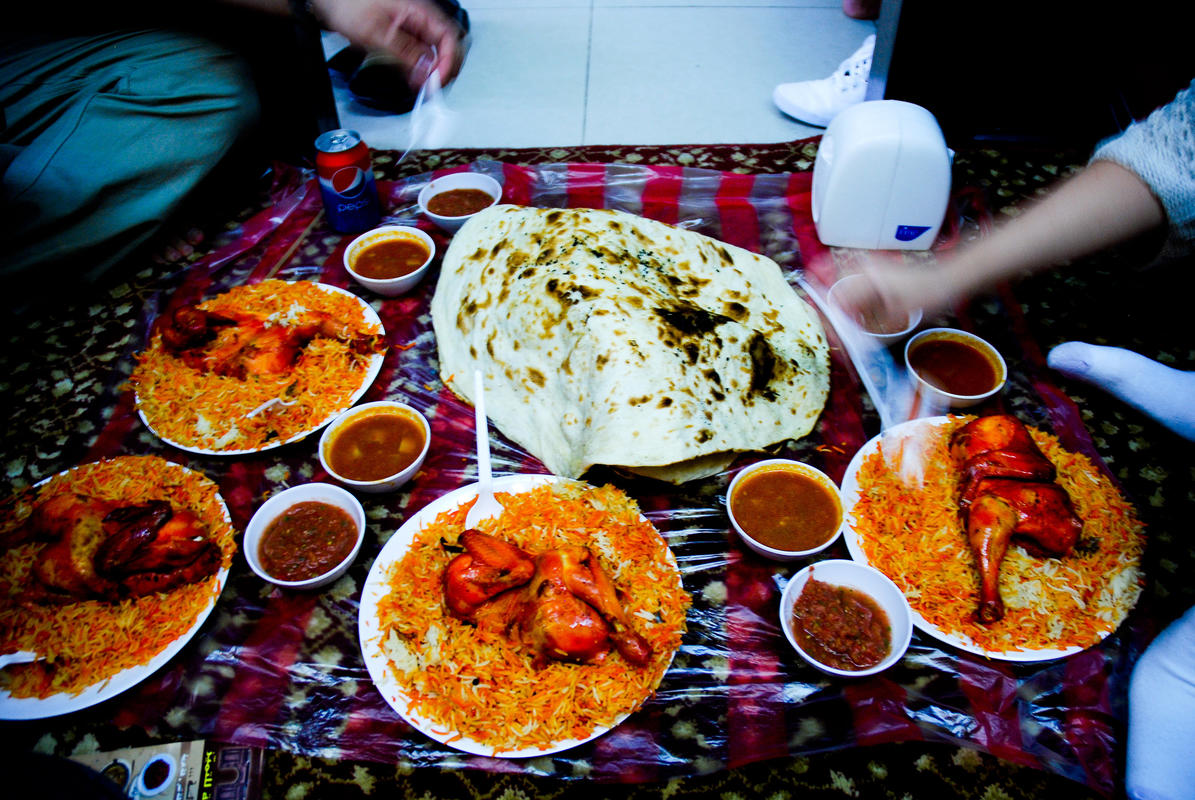 How to enjoy cuisine of Yemen (Find the best traditional meals and where to try them)