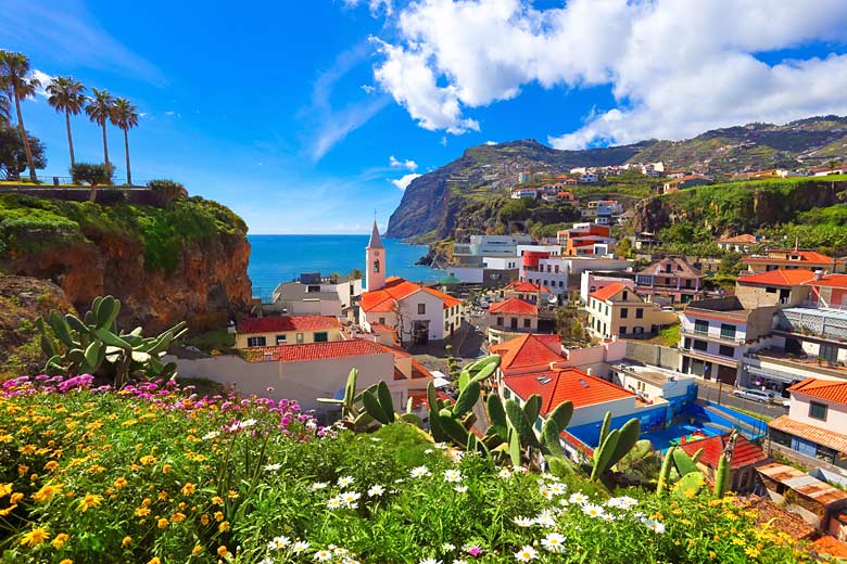 Debating The Algarve Over The South West of France for Vacation? We Compare Key Things for You.