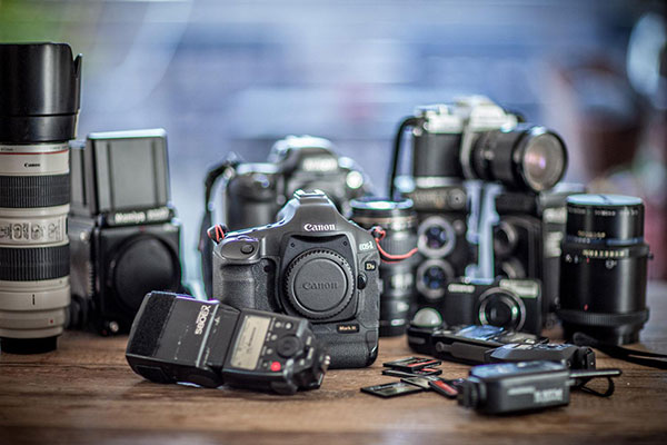 Essential gear for night time portrait photography: Discover the must have equipment for beautiful low light results.