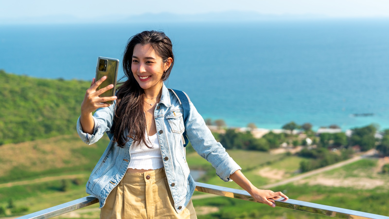 Solo Traveler? Find Budget Hotels with These Search Tools
