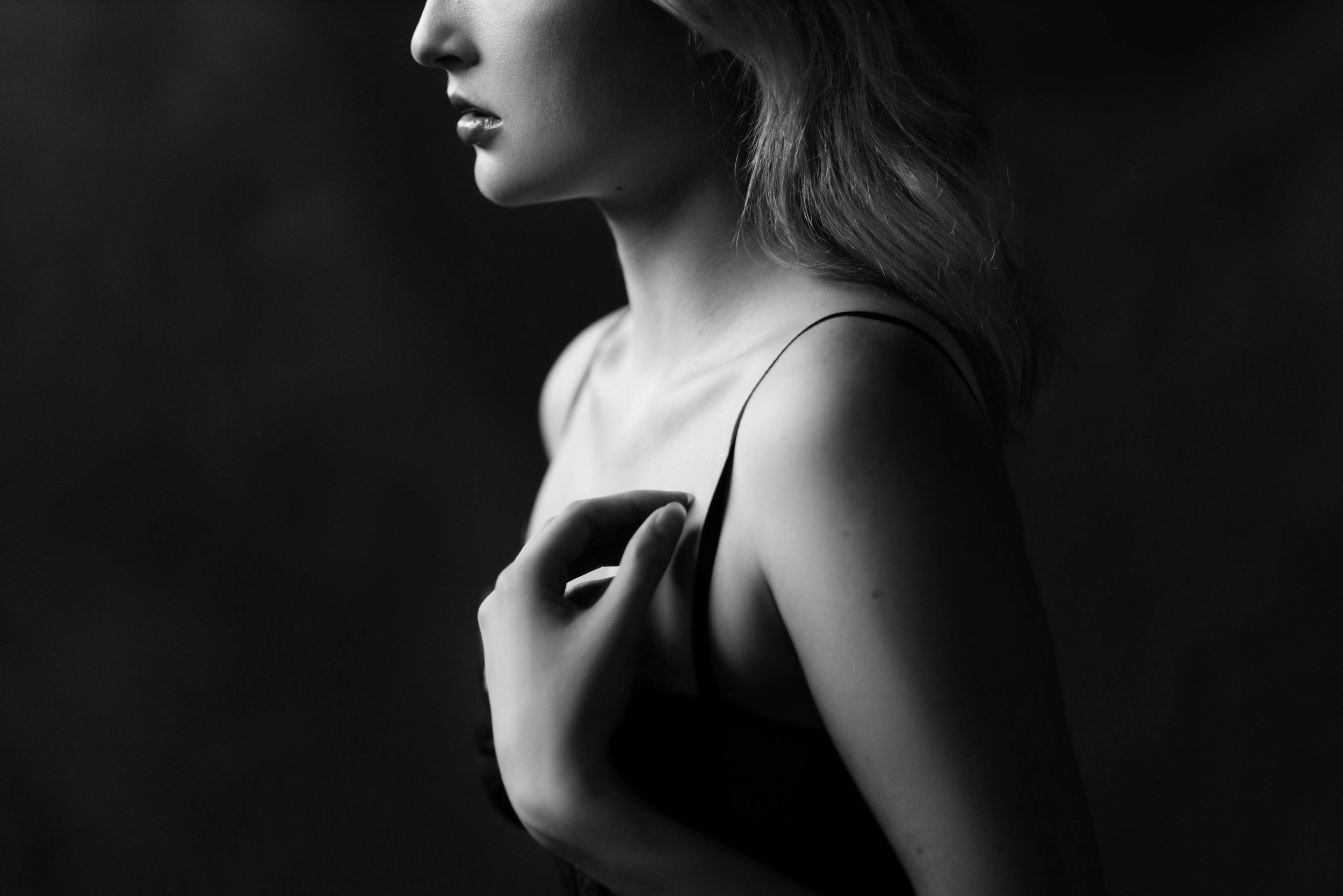 Why choose beautiful photography black and white style? (Explore the artistic power of monochrome visuals)