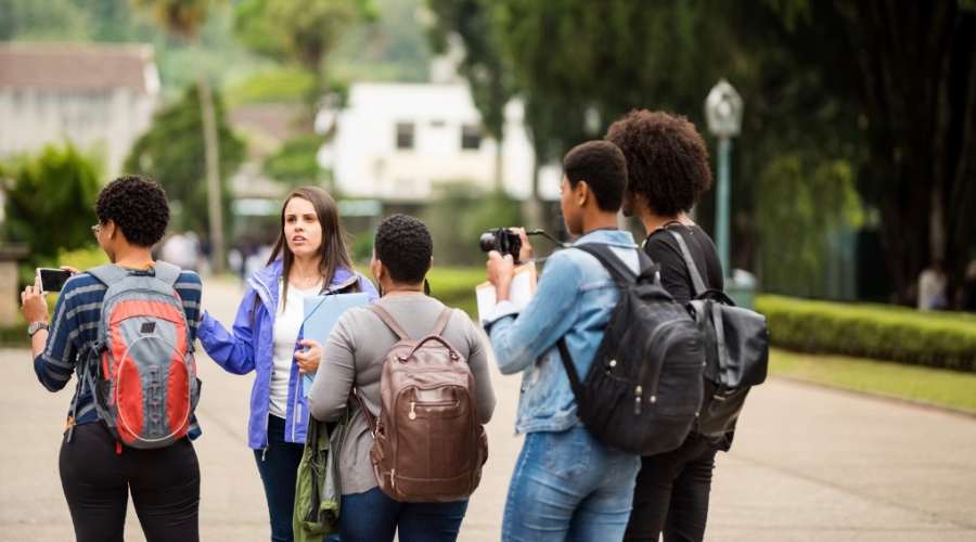 Why are Ethical cultural tours a better choice? (Discover the real impact of traveling thoughtfully).