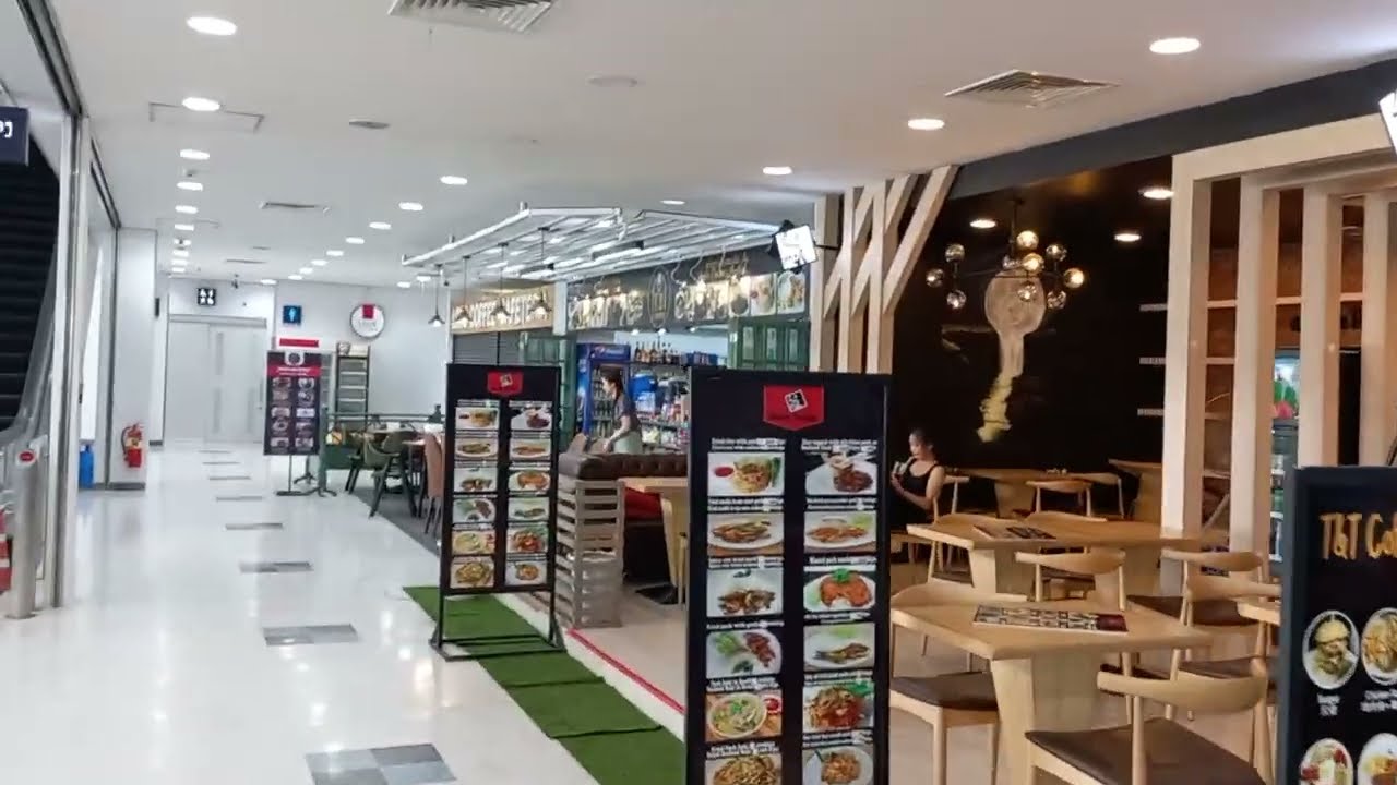 Whats inside Vientiane Airport? (Find out about food, shops, and what you can do there)