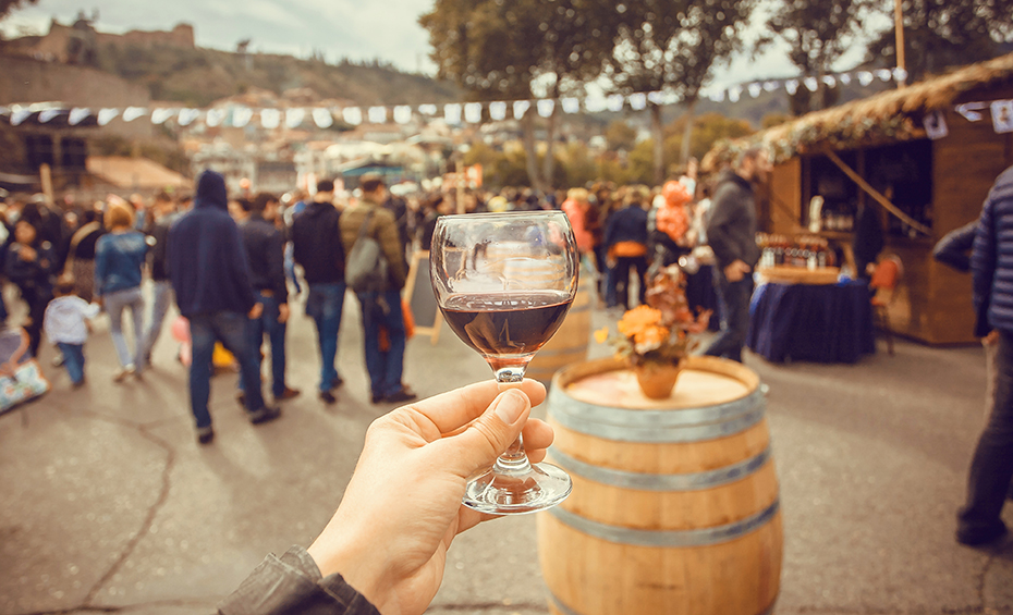 Whats the best way how to enjoy global wine festivals in the Mediterranean? Discover secrets for a perfect celebration.