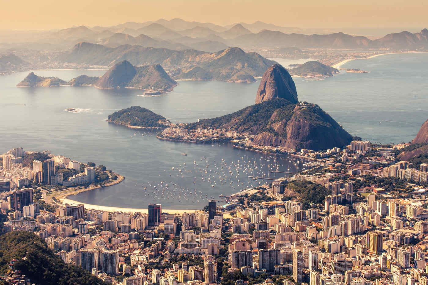 Which are the best places to travel with friends in brazil for fun? Discover these fantastic spots for your next trip.