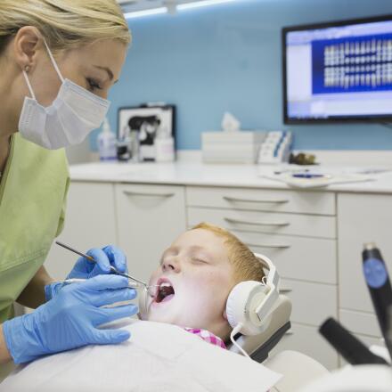 Thinking of Dr Aaron Brisman for your smile? (What you should know about Dr Aaron Brismans dental practice!)