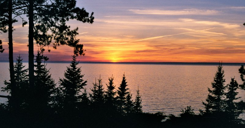 Want a perfect sunset for Michigan? Get easy tips for an unforgettable evening experience now.