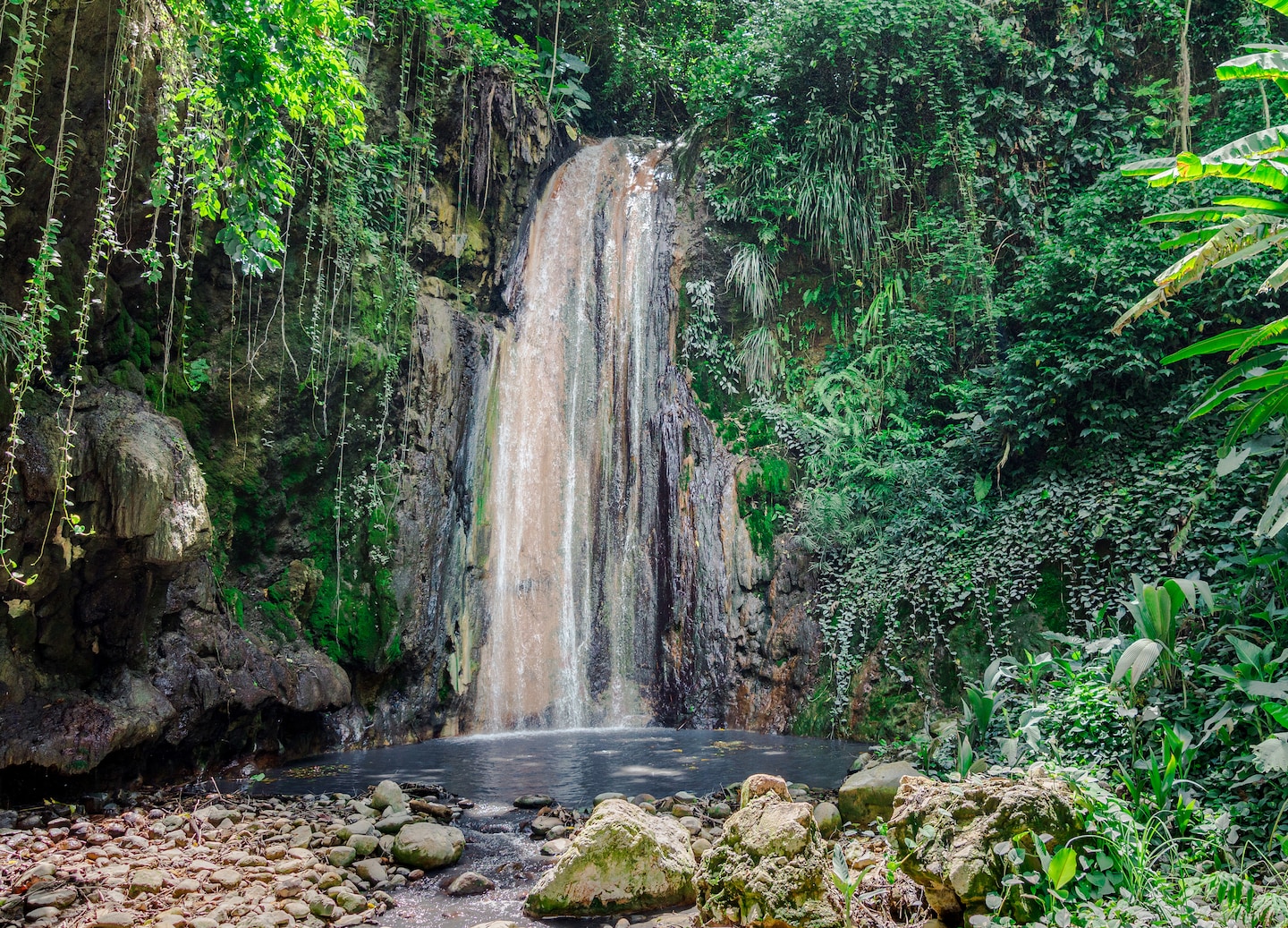 When is the best time for Piton Falls? Find out the perfect season for stunning views and fewer crowds.