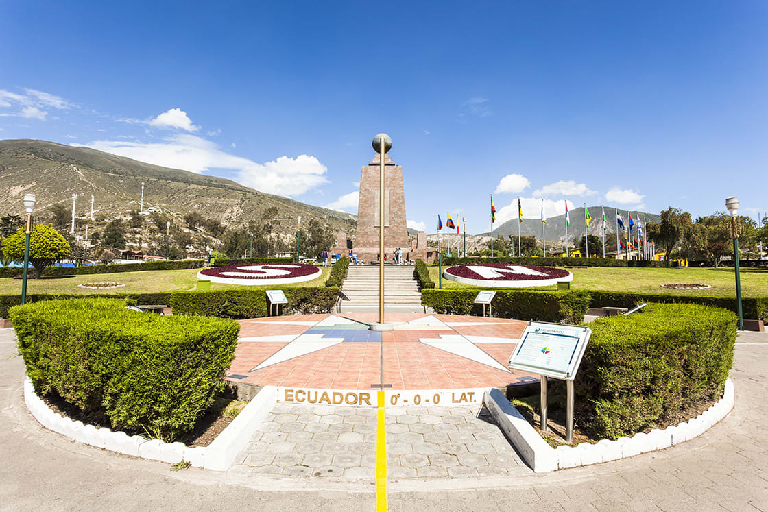Which land marks min quito ecudar are famous? Discover the citys most iconic places now.