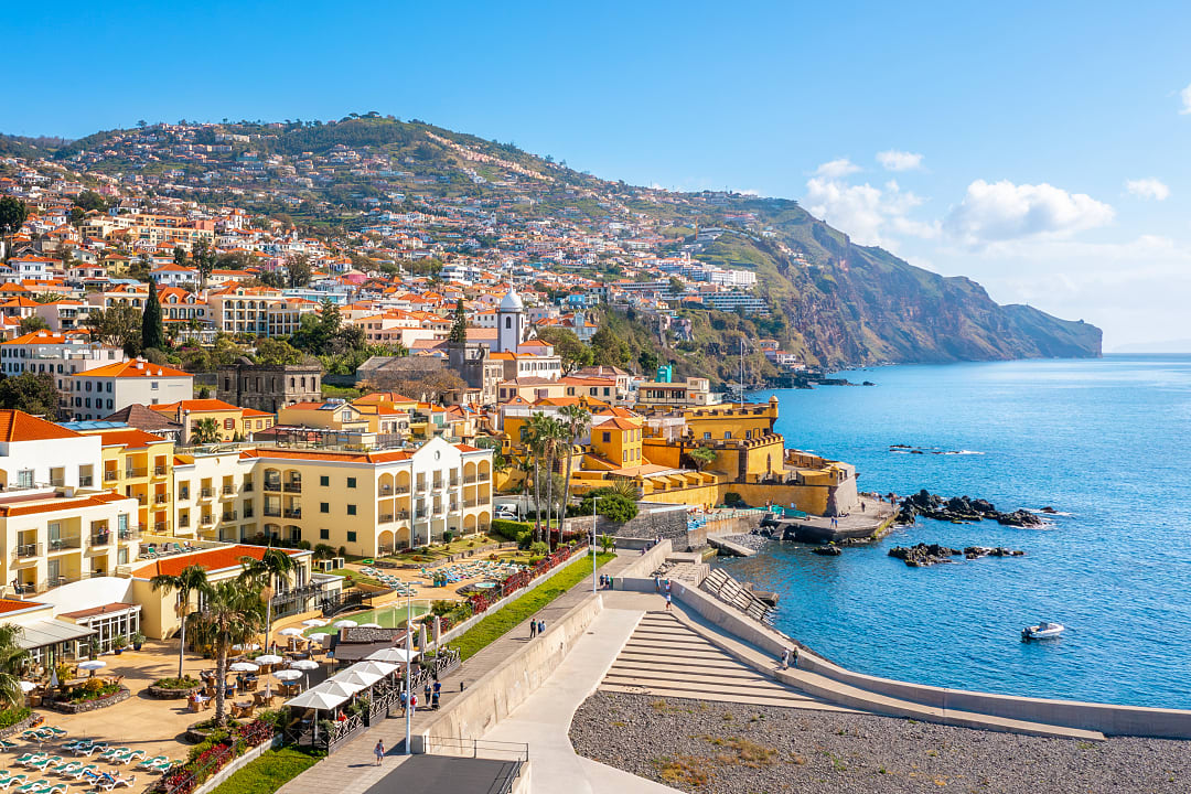 Planning with the weather in Portugal in June in mind? Follow these simple steps for an amazing vacation.