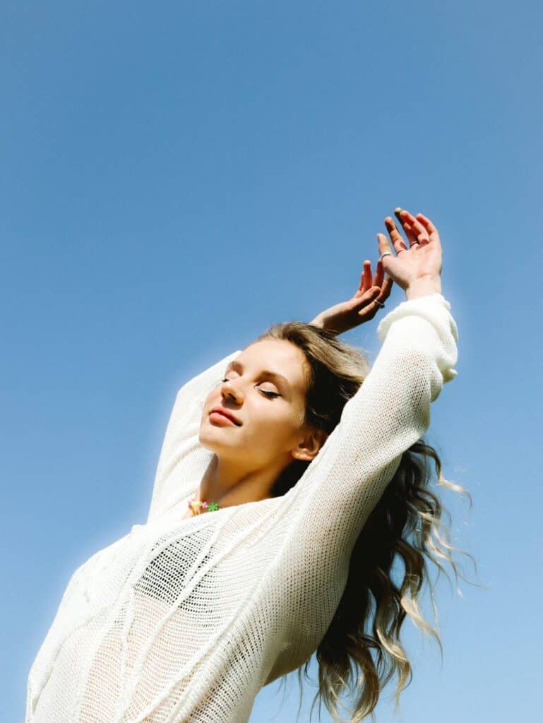 Person posing inspiration: Unlock stunning portrait ideas now!