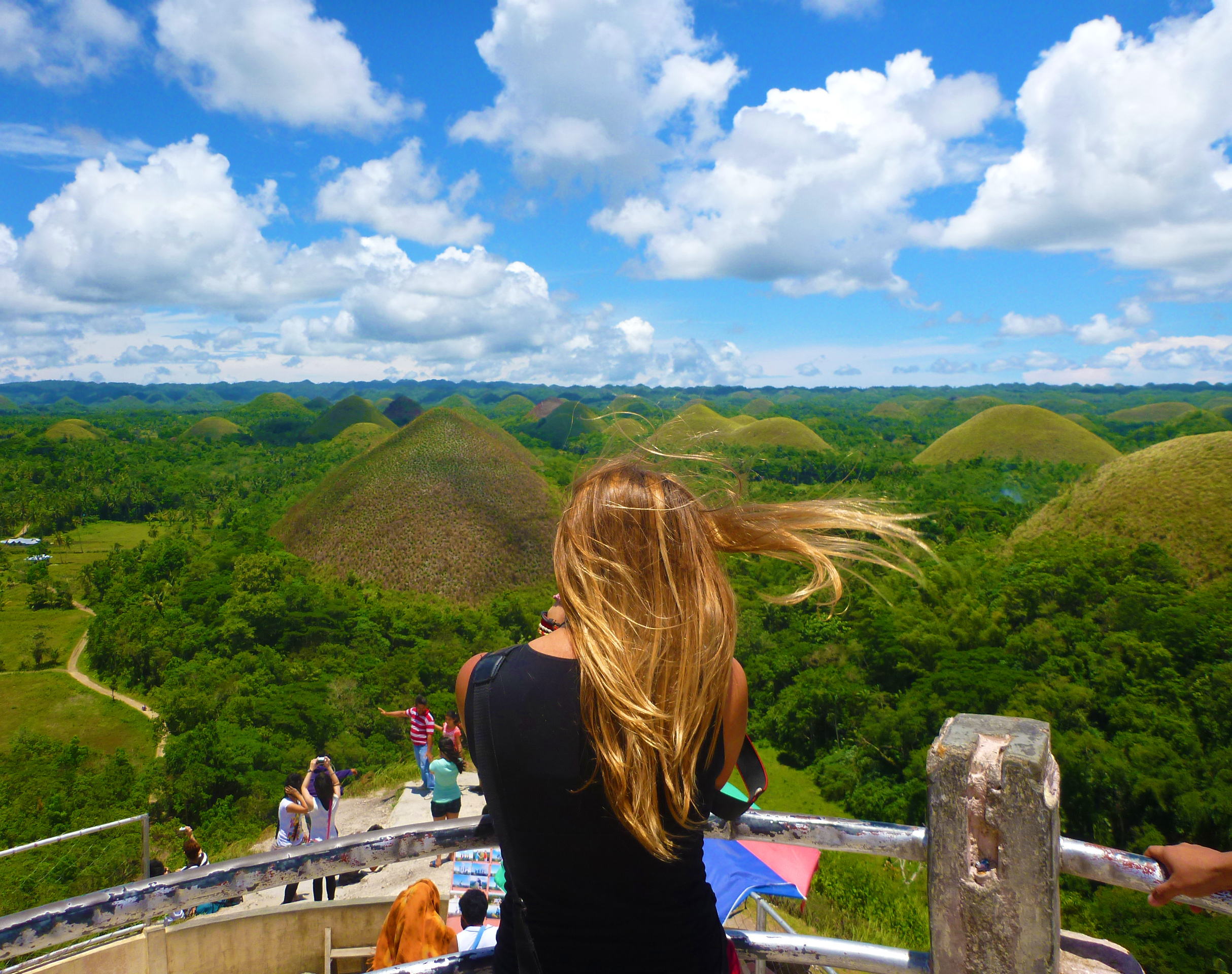 How to stay safe when visiting countries with high crime rates? Follow this practical guide for safer travels.