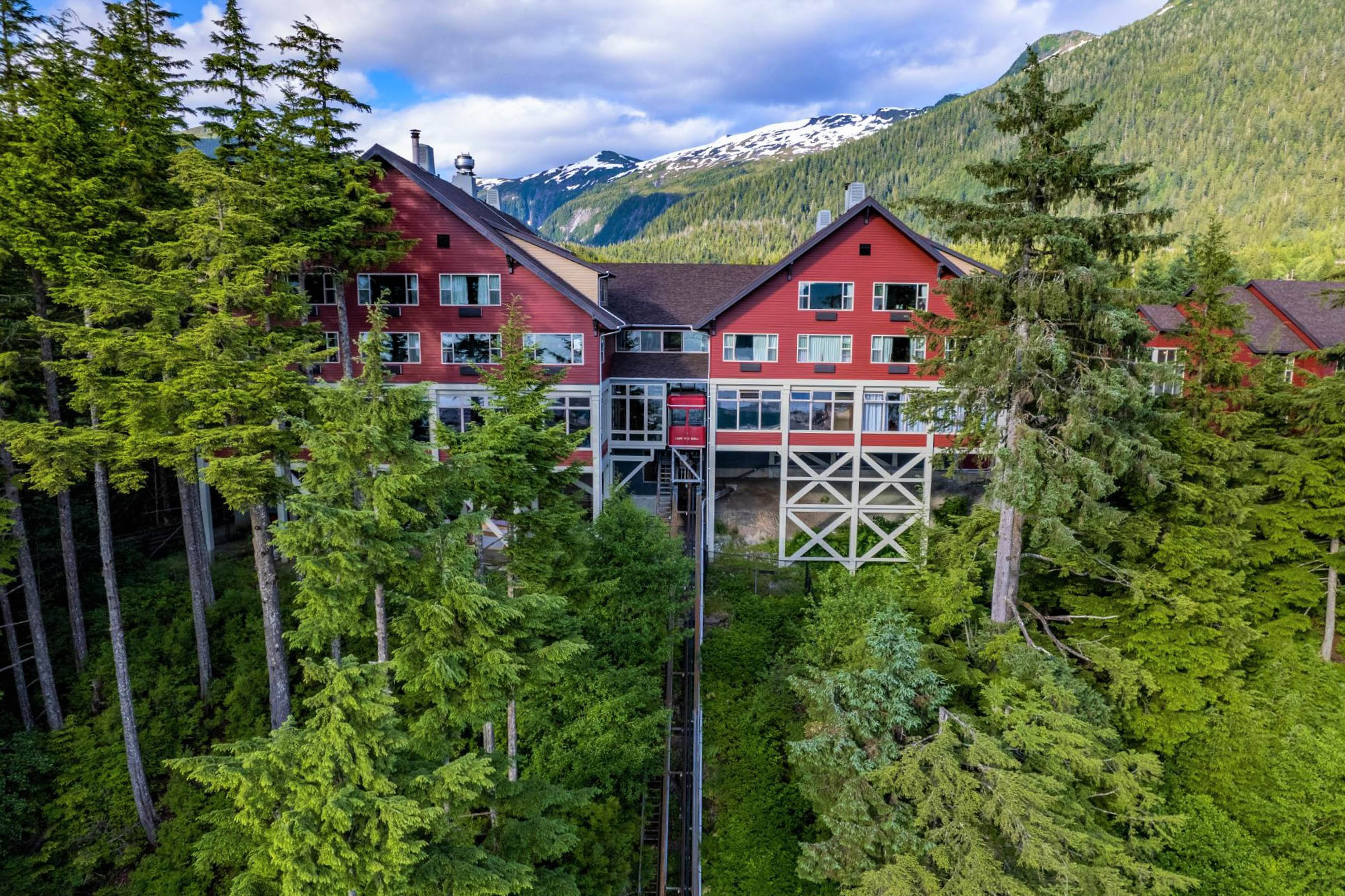 Deciding where to stay in Anchorage Alaska on a budget? Discover these affordable options for your stay.