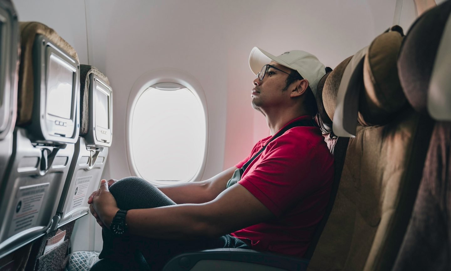 Your easy guide: See how to book a flight with the best seat using search tools for top comfort.