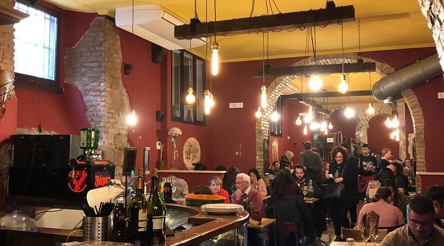 Vecchia Roma Trattoria for Romantic Dinner? Taste True Italian Authenticity Now.