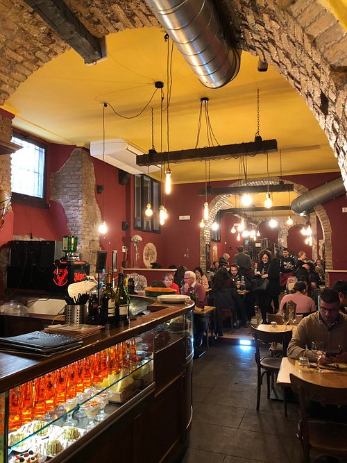 Vecchia Roma Trattoria for Romantic Dinner? Taste True Italian Authenticity Now.