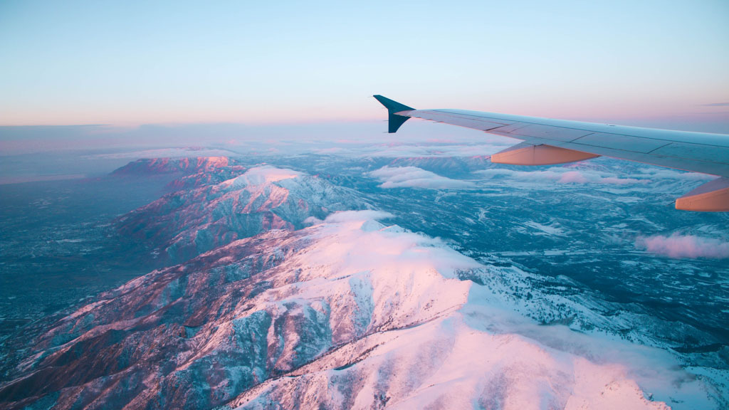 Best tools for comparing flights to different destinations: Find out which ones save you the most money easily.