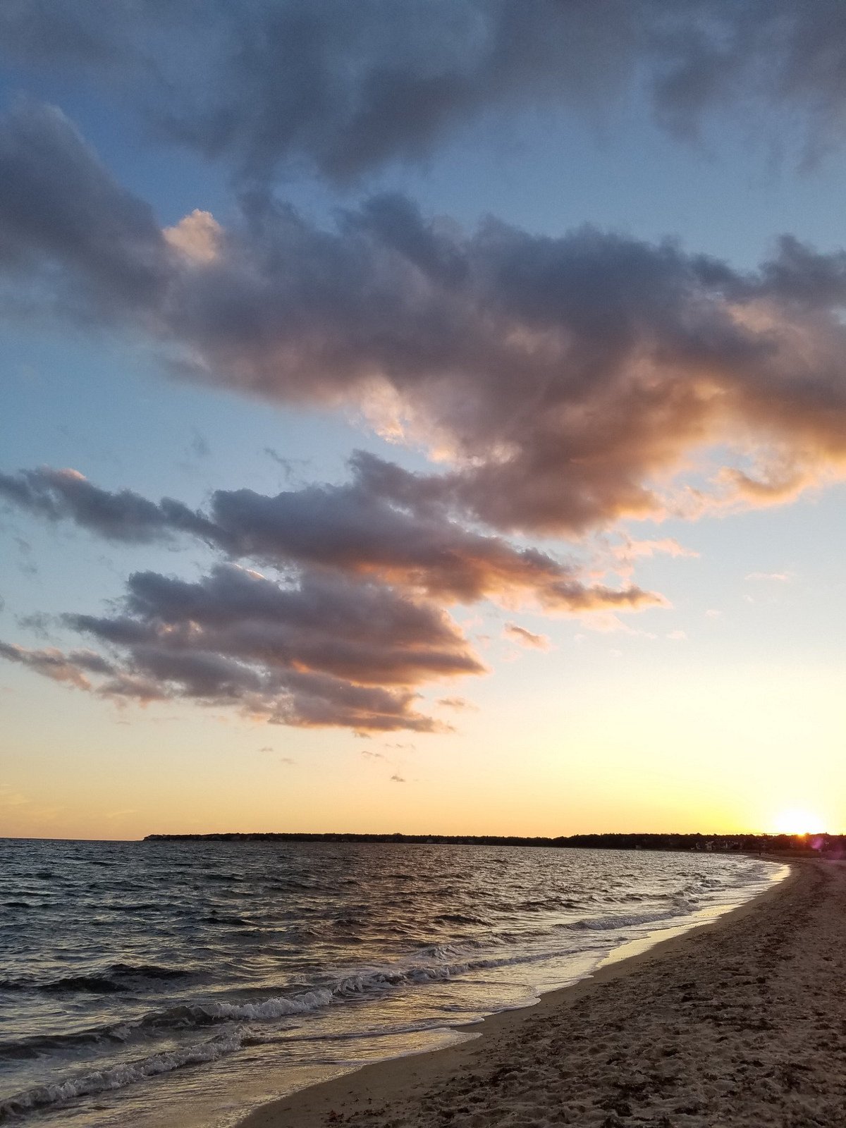 Thinking about Craigville Beach Barnstable? Here are easy ways to enjoy your time there.