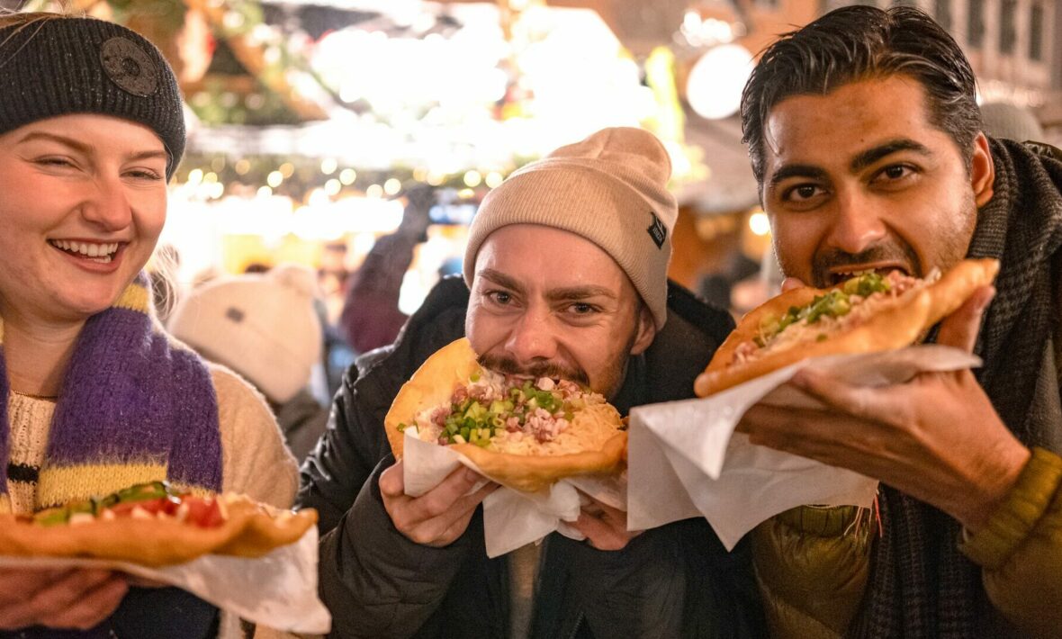 Why choose Sustainable travel dining? It helps our planet and enriches your travel food experiences.