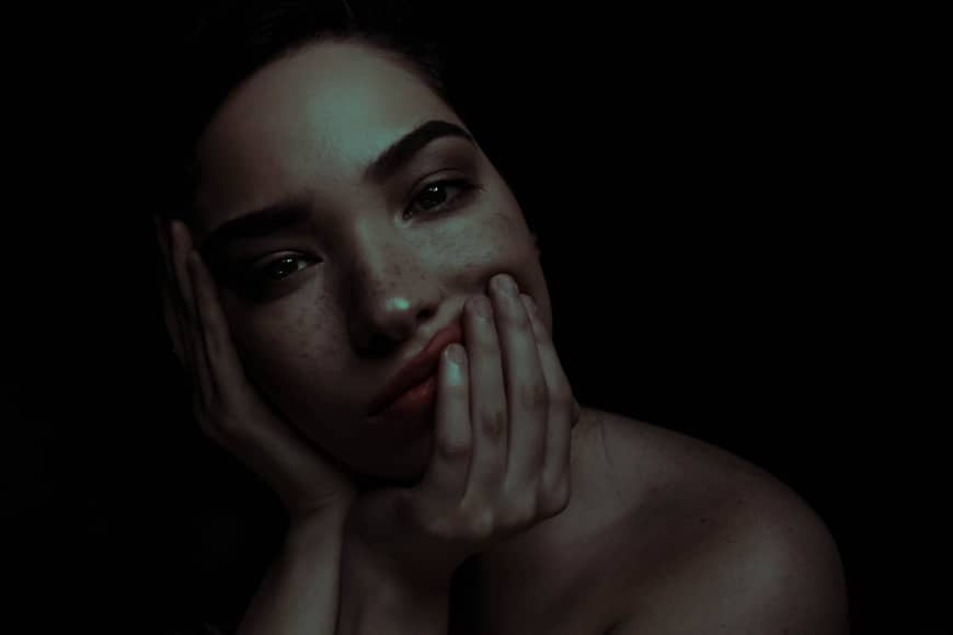 What are the best ways to take pictures in the dark with a highlight? Get amazing results with these tricks.