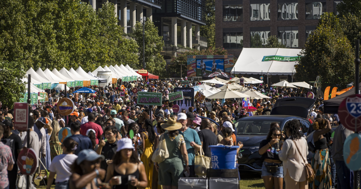 Guide to attending the worlds largest food festivals: Is it worth going? Yes! Have an unforgettable foodie time!