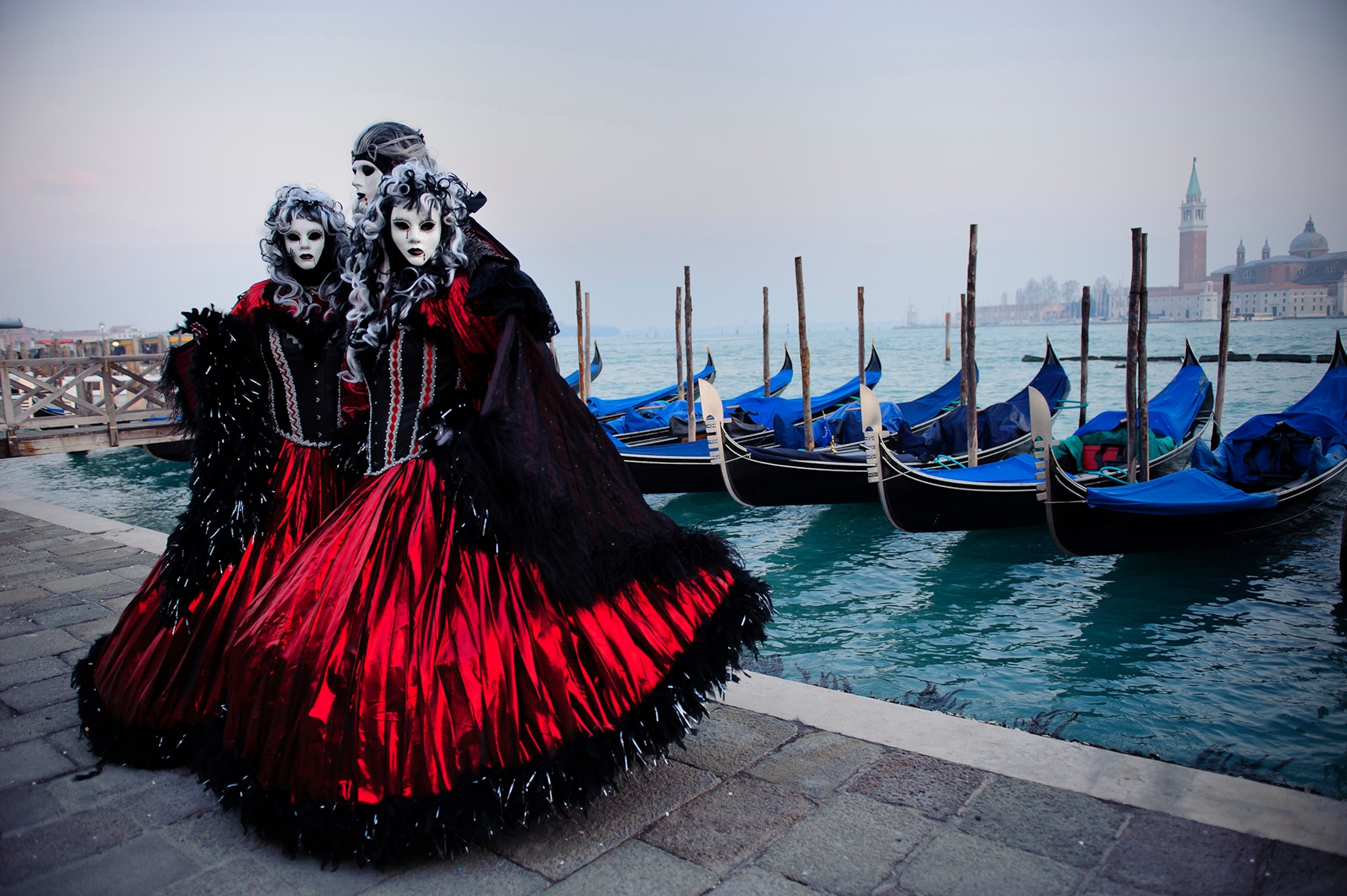 Plan How to participate in the Venice Carnival (What to wear, where to go, and have the best time)
