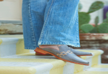 Custom Tall Asenent Sign That Are Tall?Guide to Size and Material Options