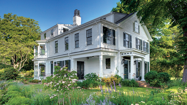 Which Stars Choose Marthas Vineyard? Famous Island Locals Revealed