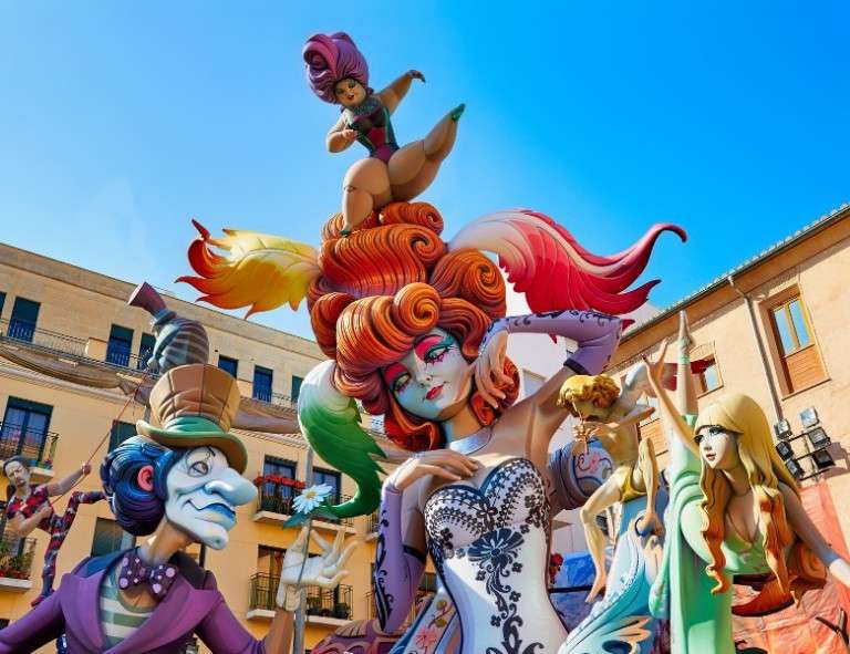 How to witness Europe street festivals in 2025? (Simple guide and tips!)