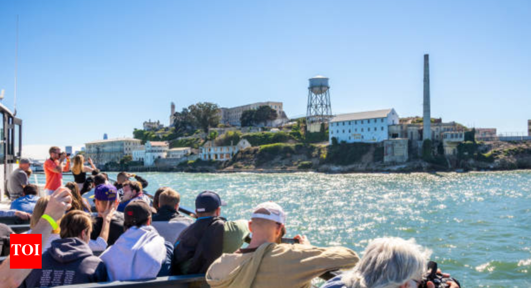 Avoid Tourist Traps While Traveling Overseas? Learn These 5 Key Local Secrets!