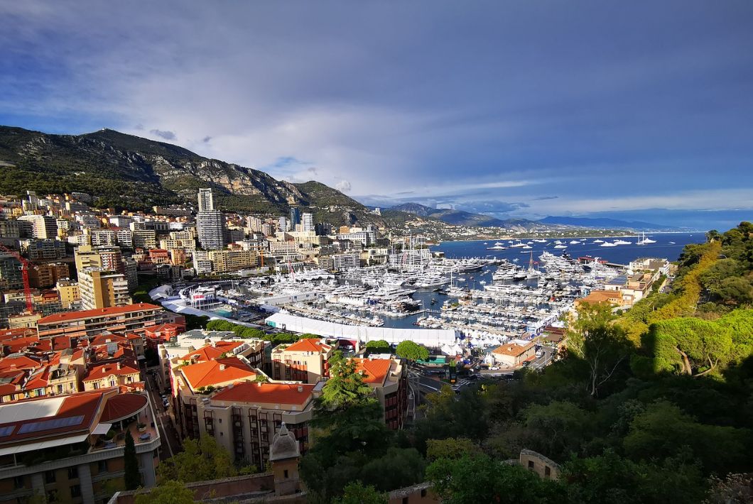 Which Monaco Airport Is Closest? Compare Travel Times to City Center