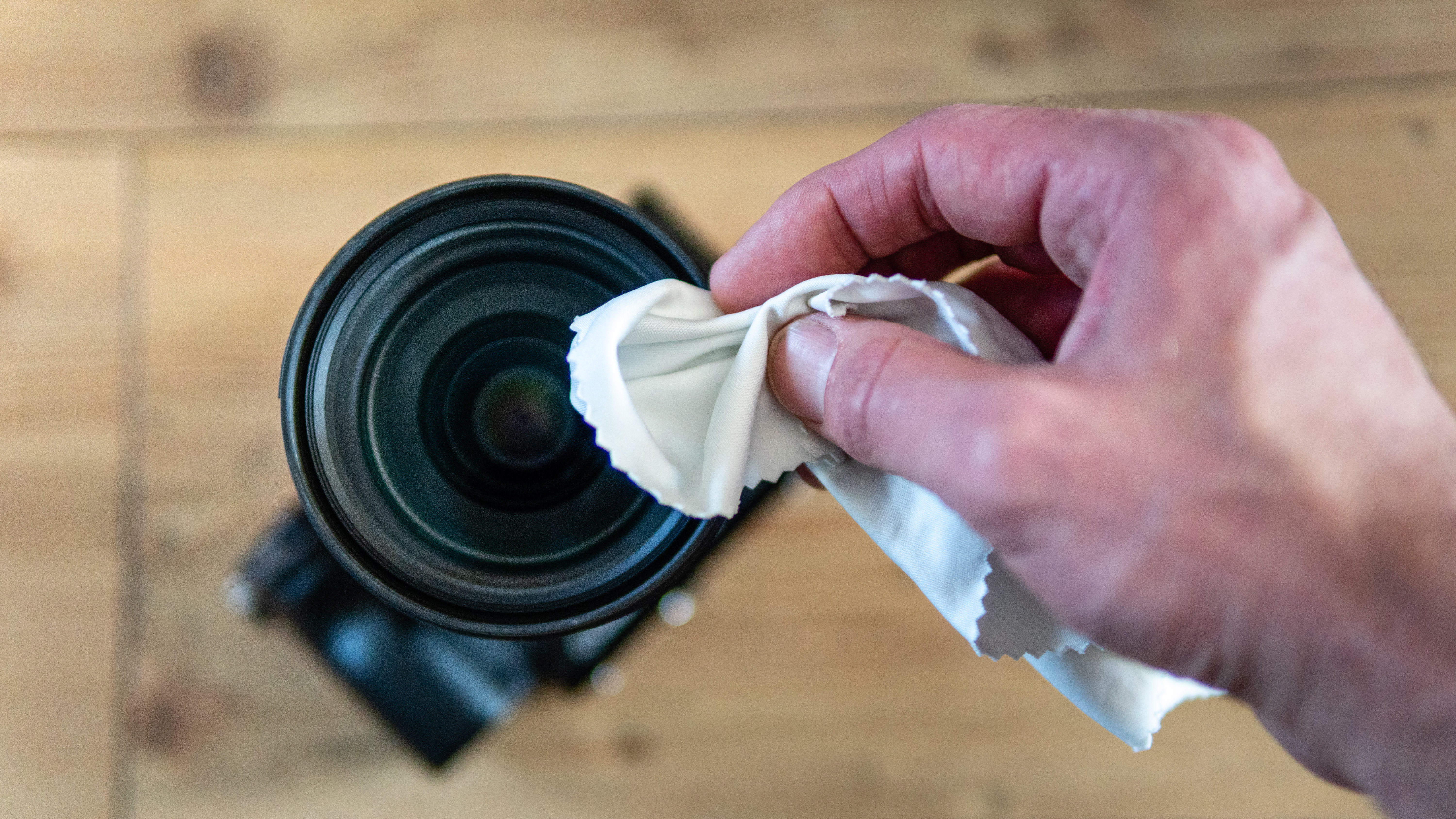 How to Clean a Camera Lens Properly? Quick Ways to Keep It Spotless