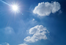 How to take a group picture outside? 4 lighting hacks for better shots.