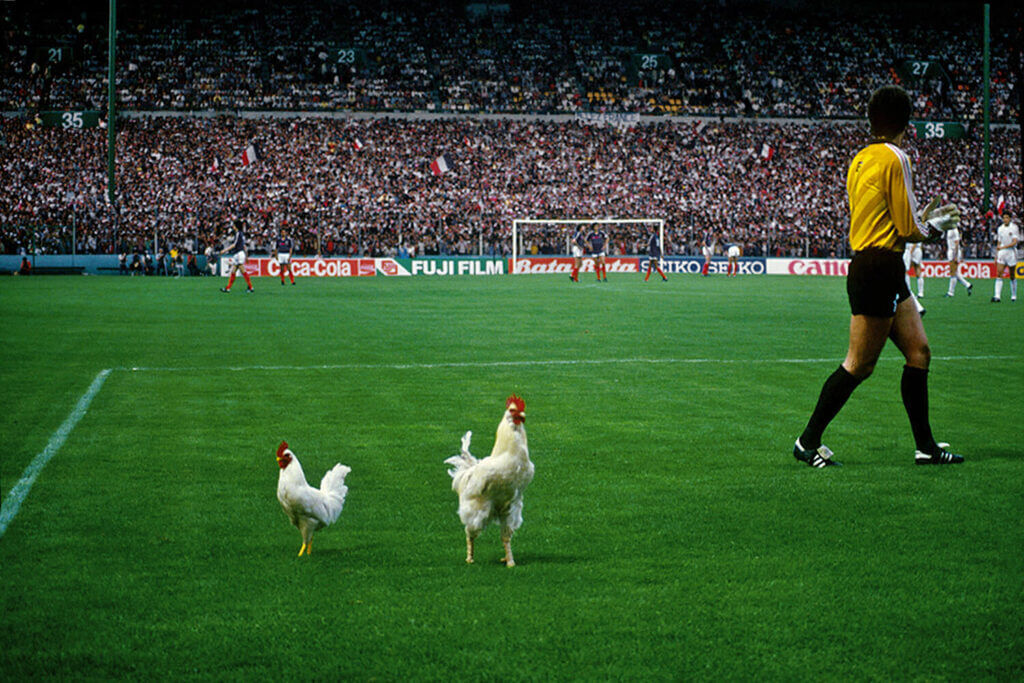 Want awesome soccer photographs? Find free vs paid photo sources now!
