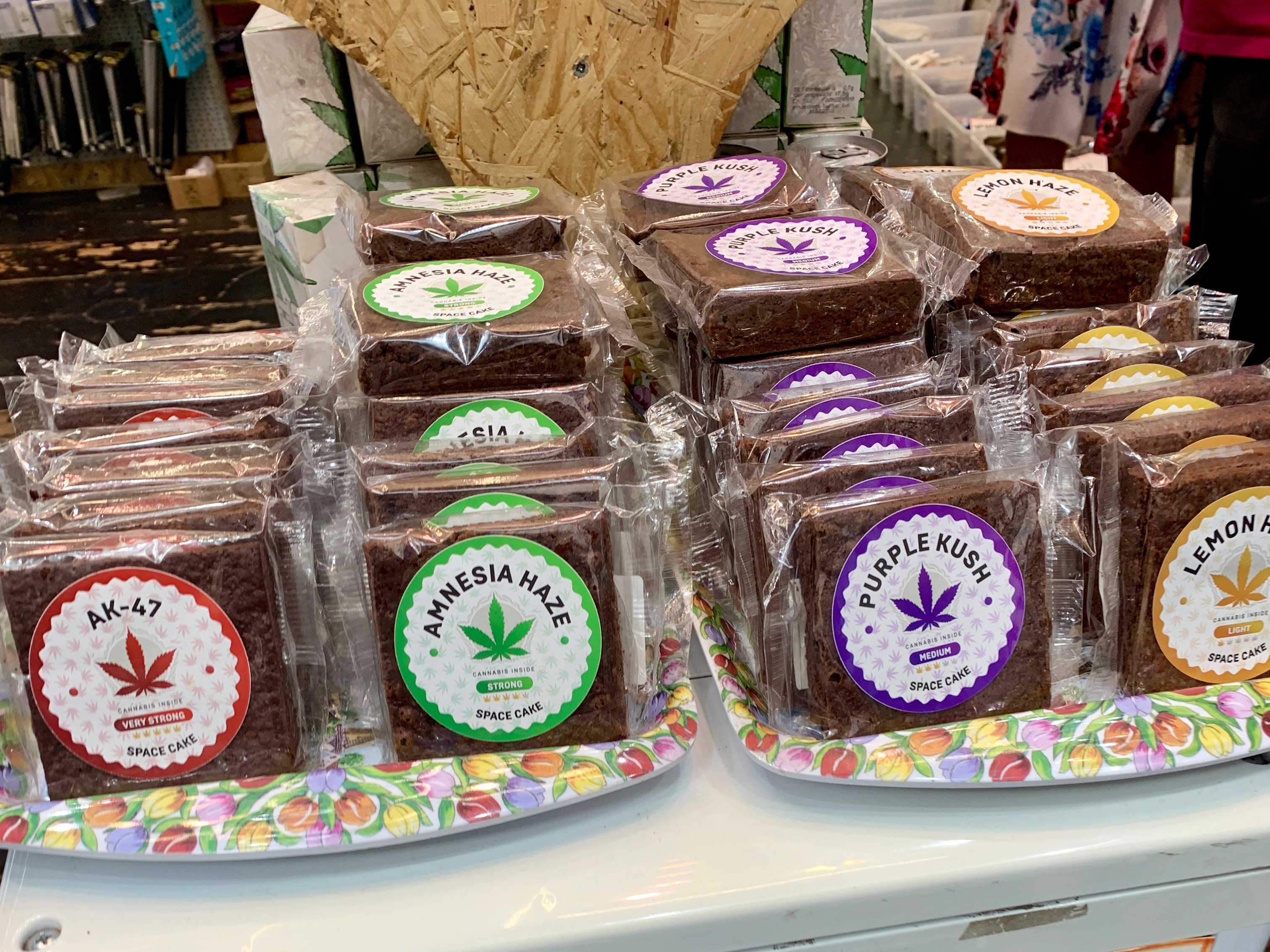 What is a Space Cake Amsterdam? How They Work and Local Rules