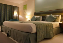 How to find budget accommodation tips: Top hotel search tools to save money fast and easy!