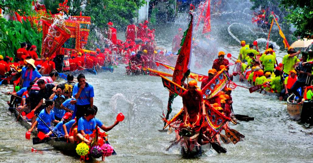 What are the best summer festivals for travelers? Check these must-visit global events!
