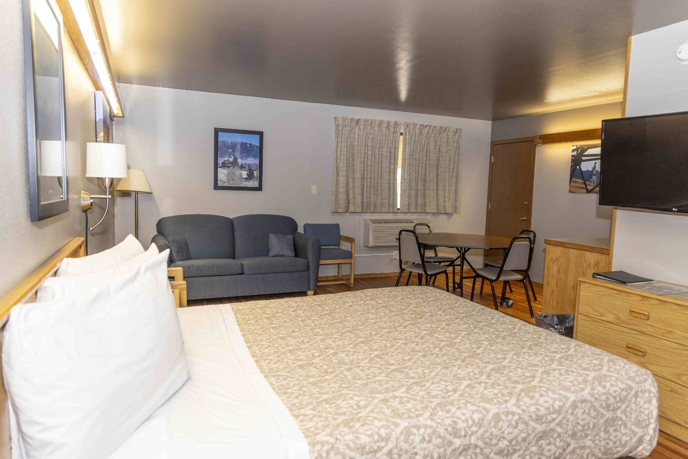 Find the Best Hotel Search Engines to Book Rooms with Free Wi-Fi Fast