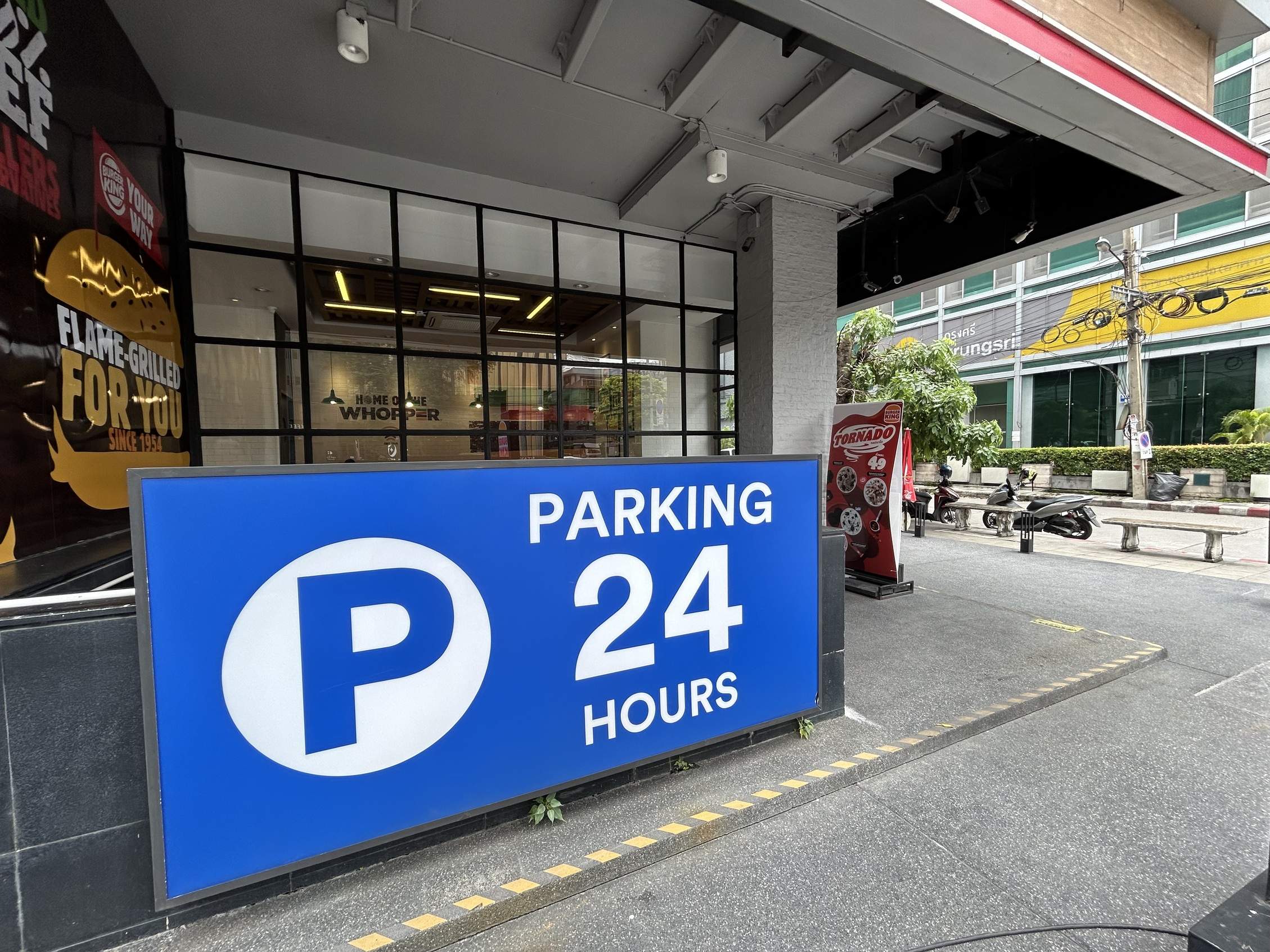 Best Marche Airport parking options save money with these spots