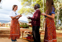 How to Plan a Community-conscious Travel Trip? 3 Easy Steps!