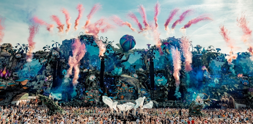 Travelers Guide: How to Enjoy Major Art Festivals Around the World
